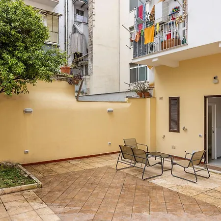 House Mandarino * باري