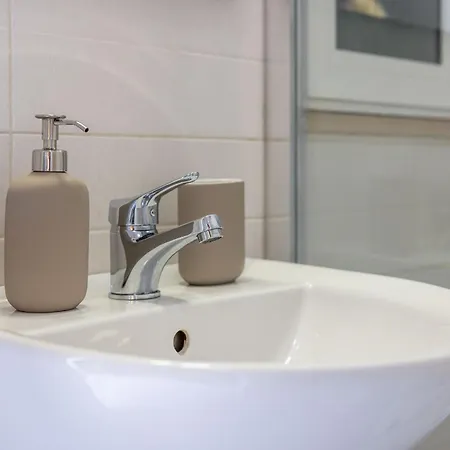 House Mandarino شقة باري